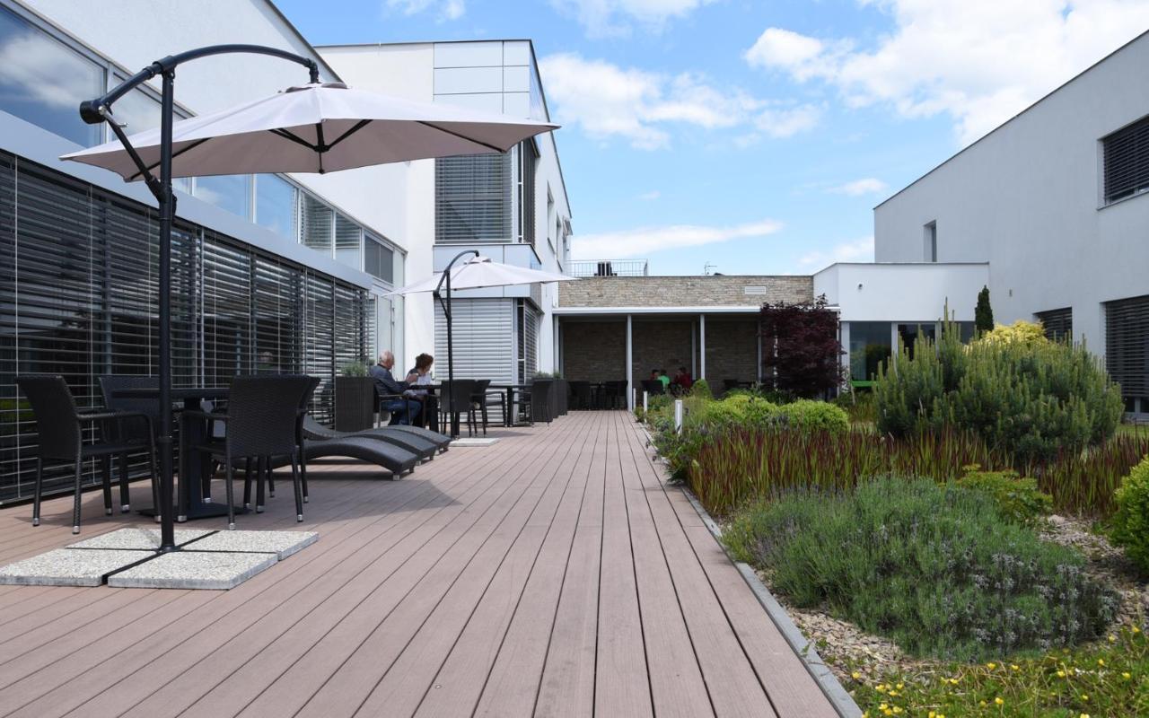 Hotel Harmony Medical & Wellness-Free Parking, 1,8Km From The Center Kromeriz Exterior photo