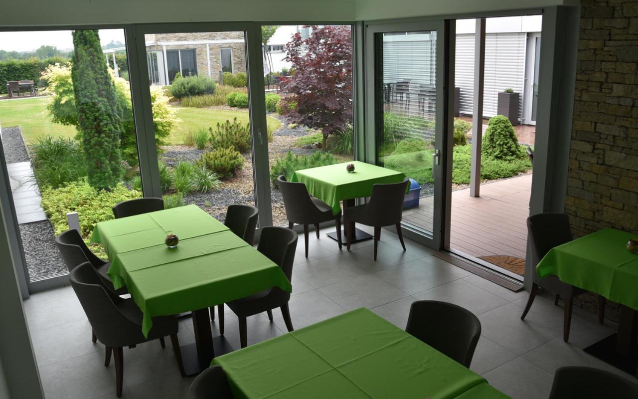Hotel Harmony Medical & Wellness-Free Parking, 1,8Km From The Center Kromeriz Exterior photo