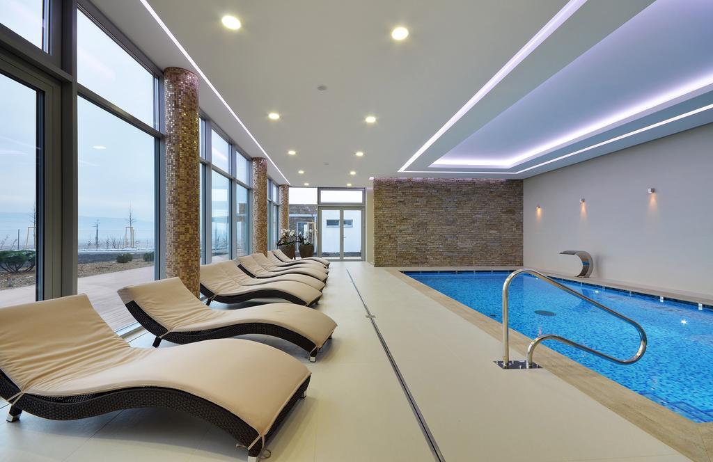 Hotel Harmony Medical & Wellness-Free Parking, 1,8Km From The Center Kromeriz Exterior photo