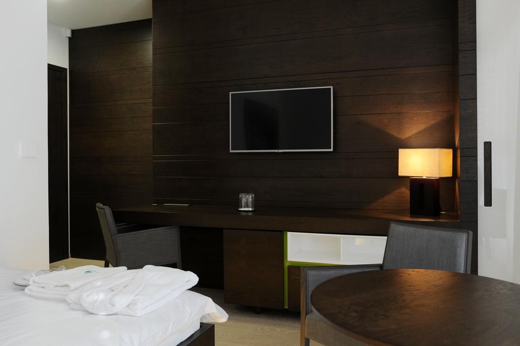 Hotel Harmony Medical & Wellness-Free Parking, 1,8Km From The Center Kromeriz Room photo