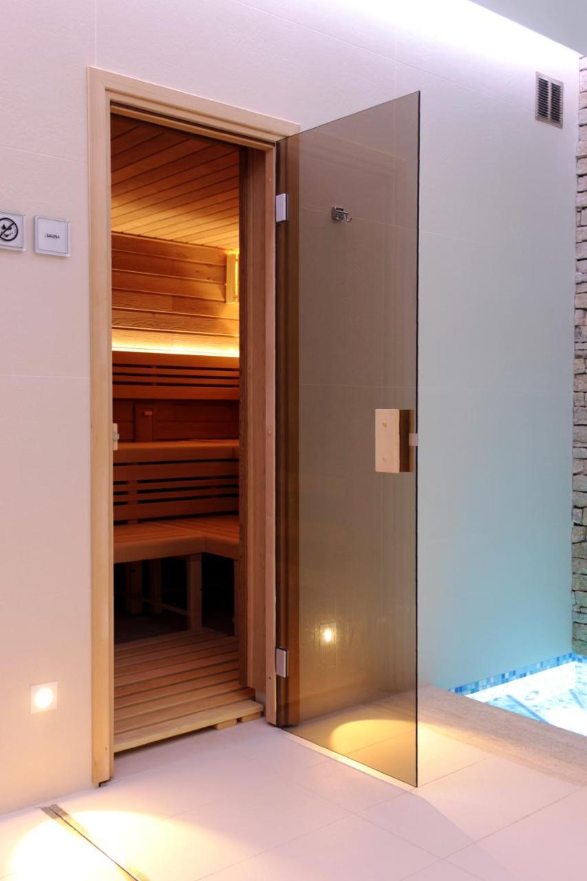 Hotel Harmony Medical & Wellness-Free Parking, 1,8Km From The Center Kromeriz Exterior photo