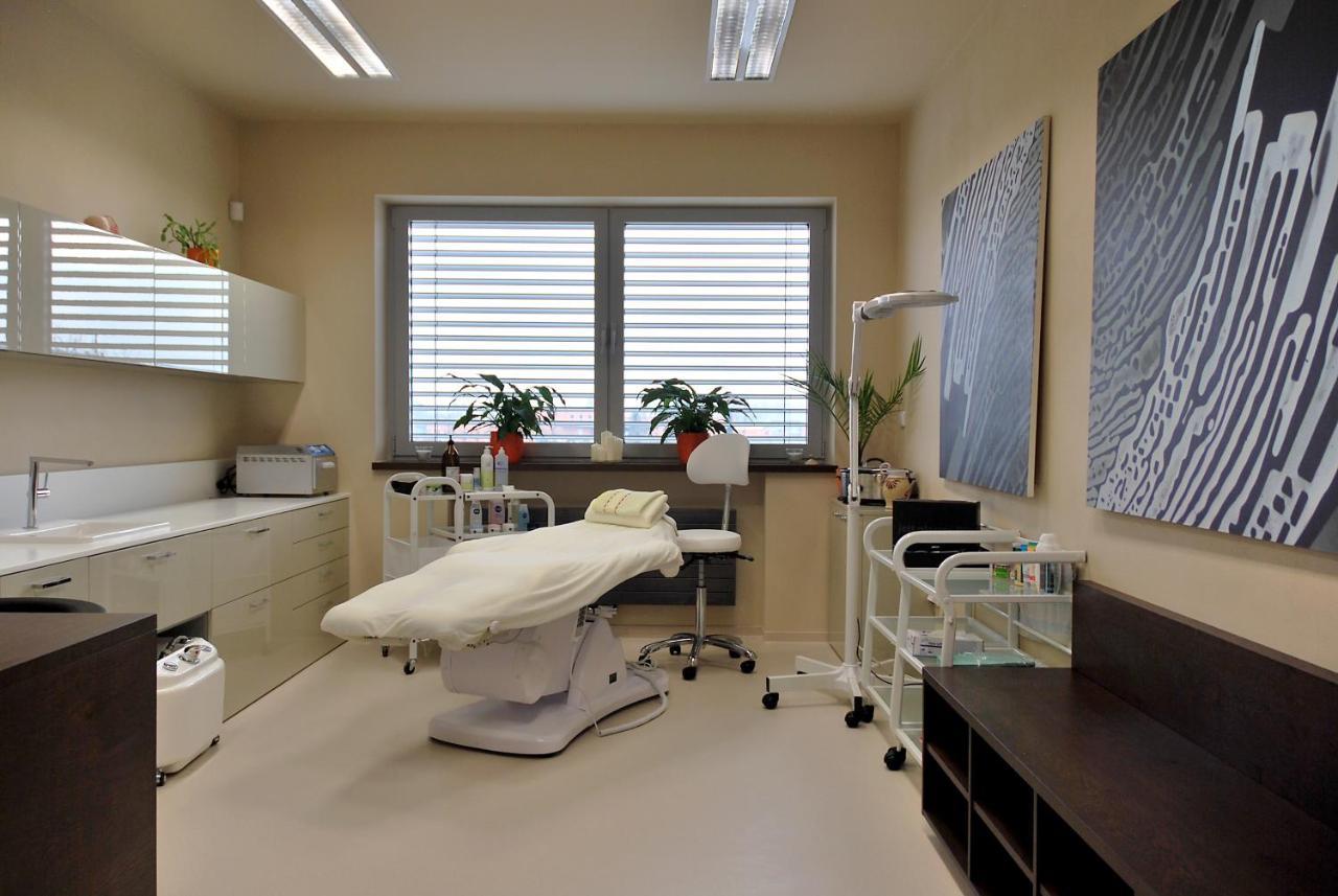Hotel Harmony Medical & Wellness-Free Parking, 1,8Km From The Center Kromeriz Exterior photo